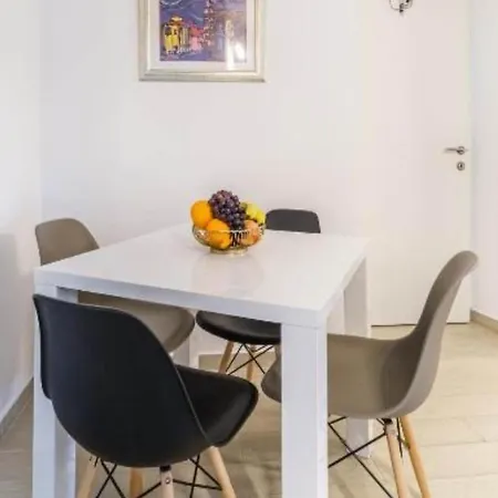 Apartment Centar Manu - Two Bedroom *